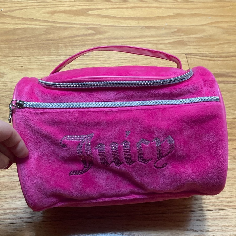 Juicy Couture Travel Velour Makeup Case Bag  Hot Pink Gold Logo Cosmetic Bag